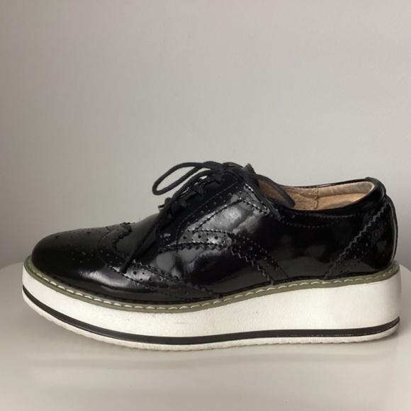 Black Patent Leather Wingtip Oxford Shoes - 7M - Picture 10 of 12
